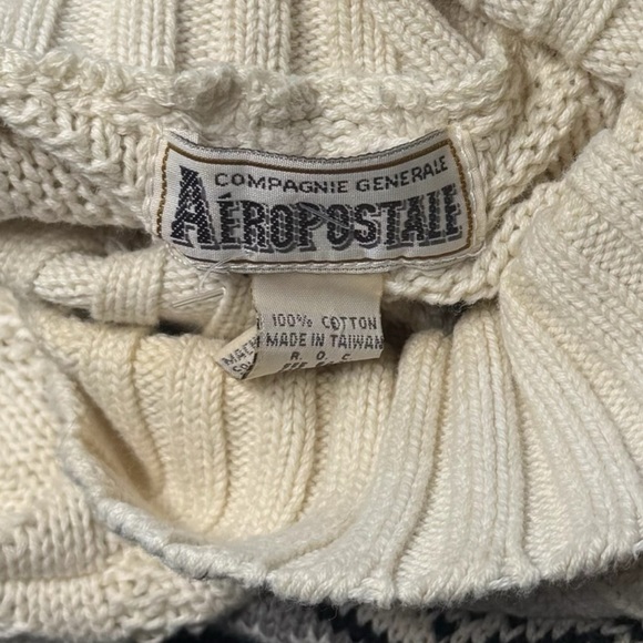 Vintage Y2K Aeropostale Ivory and Black Snowflake Winter Holiday Sweater Size L - Picture 6 of 8